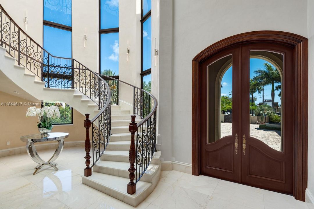 For Rent: $125,000 (8 beds, 9 baths, 11650 Square Feet)