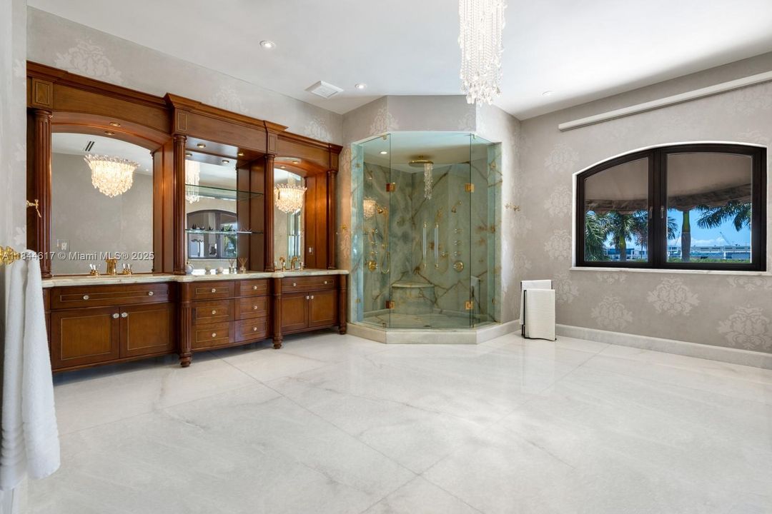 For Rent: $125,000 (8 beds, 9 baths, 11650 Square Feet)