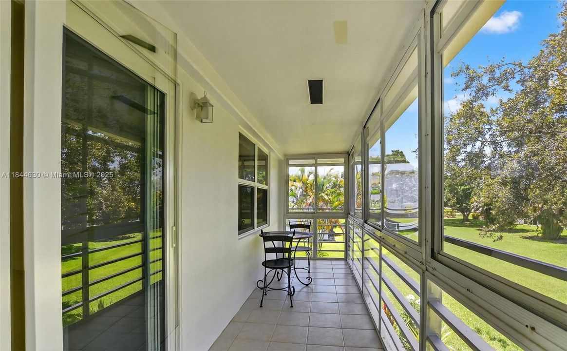 На продажу: $115,000 (2 спален, 1 ванн, 820 Квадратных фут)