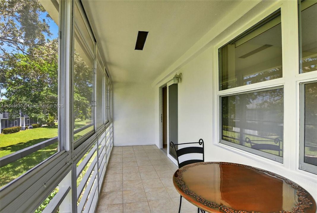 На продажу: $115,000 (2 спален, 1 ванн, 820 Квадратных фут)