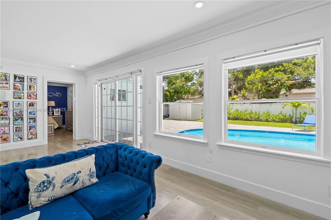 Recently Rented: $6,000 (4 beds, 2 baths, 1954 Square Feet)