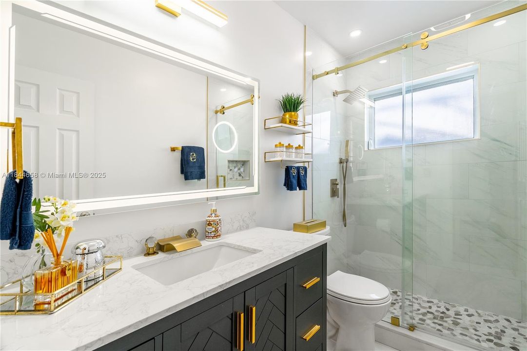 Recently Rented: $6,000 (4 beds, 2 baths, 1954 Square Feet)