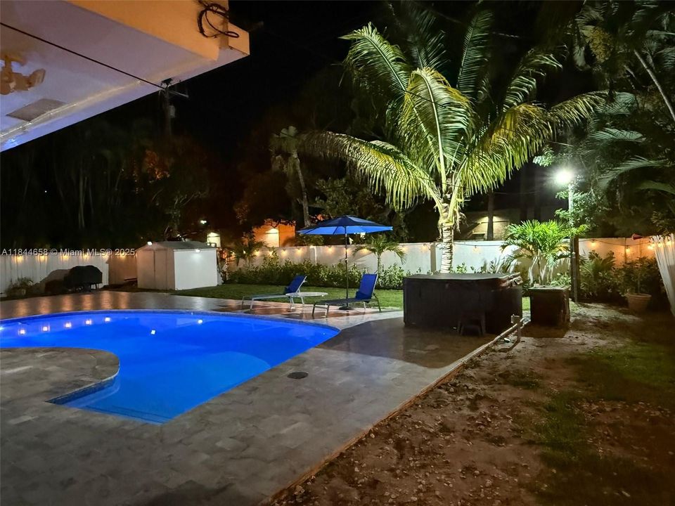 Recently Rented: $6,000 (4 beds, 2 baths, 1954 Square Feet)