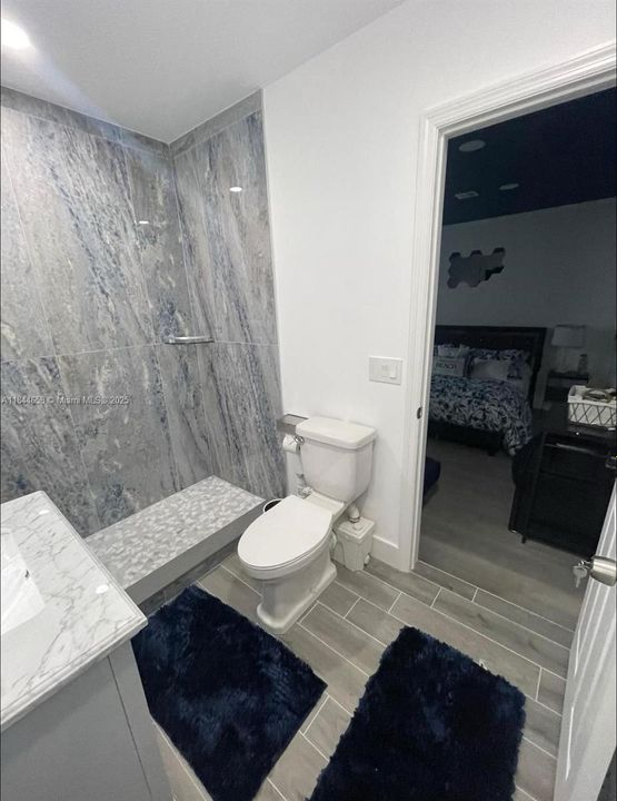 Recently Rented: $6,000 (4 beds, 2 baths, 1954 Square Feet)