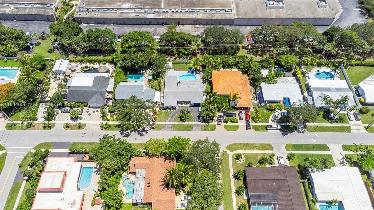 Recently Rented: $6,000 (4 beds, 2 baths, 1954 Square Feet)