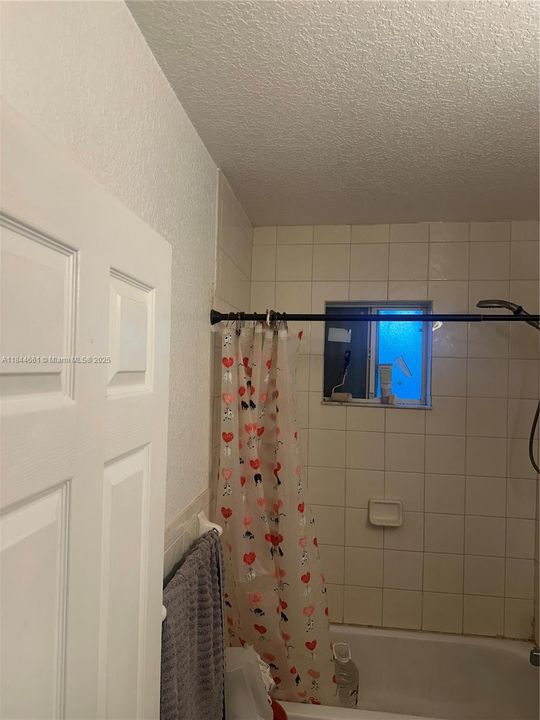 En Venta: $499,900 (4 camas, 2 baños, 1376 Pies cuadrados)