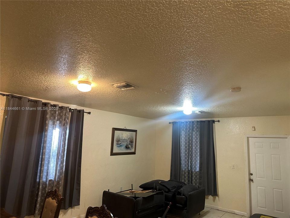En Venta: $499,900 (4 camas, 2 baños, 1376 Pies cuadrados)