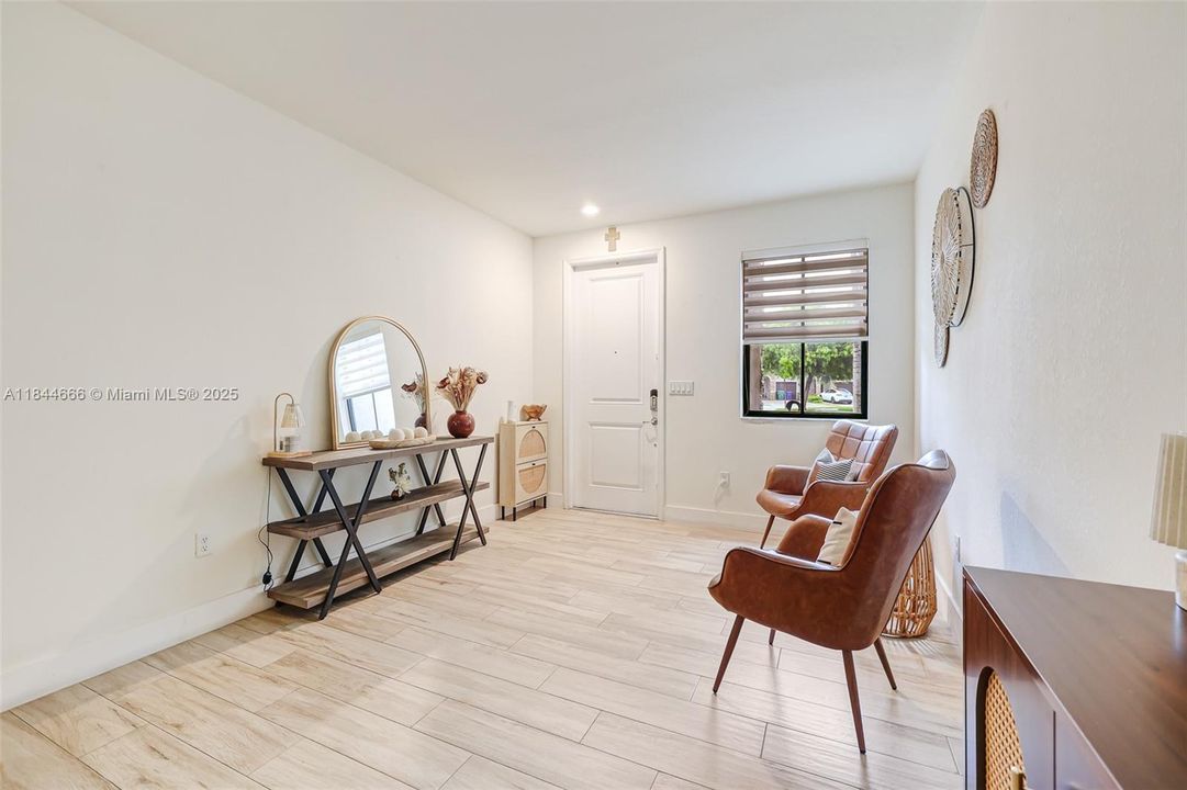 Vendido Recientemente: $405,000 (3 camas, 2 baños, 1740 Pies cuadrados)