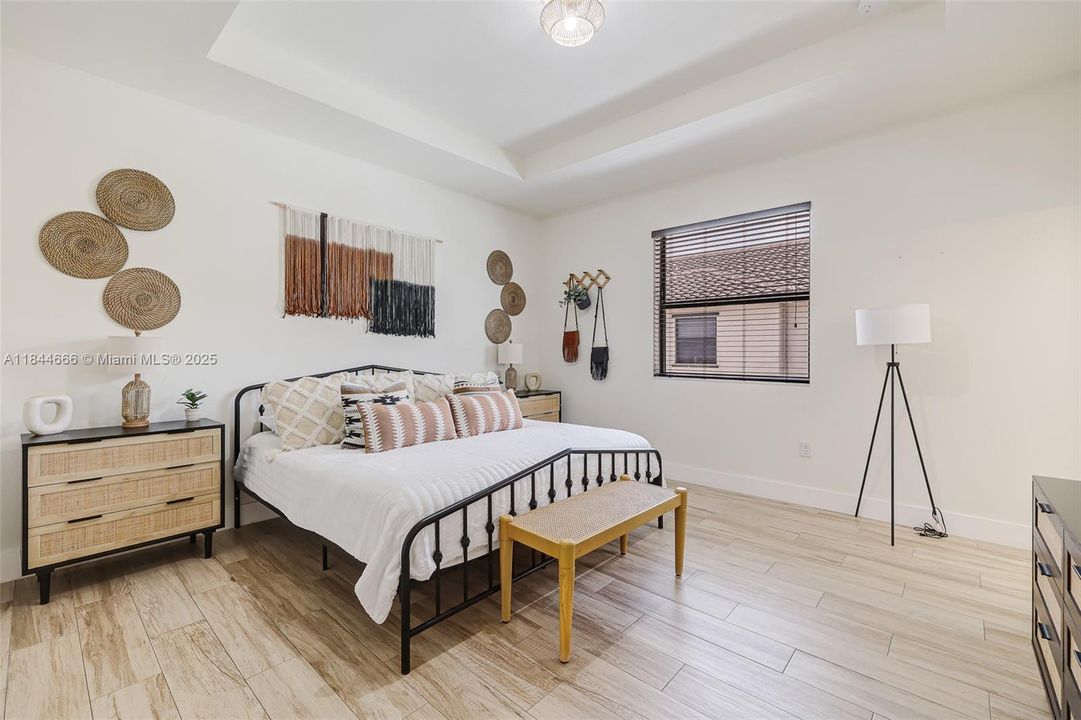 Vendido Recientemente: $405,000 (3 camas, 2 baños, 1740 Pies cuadrados)