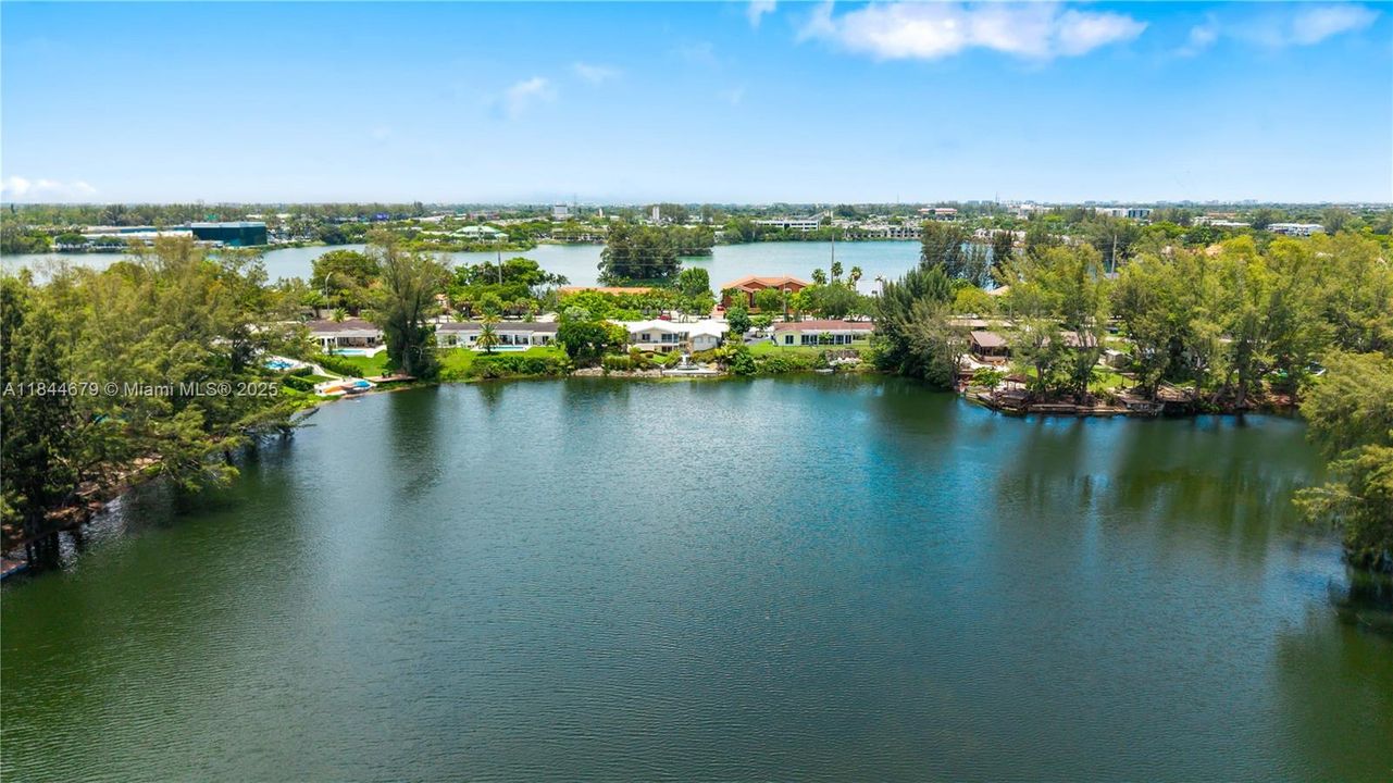 For Sale: $1,595,000 (3 beds, 2 baths, 2468 Square Feet)