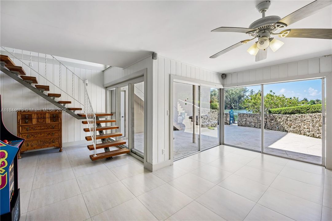 For Sale: $1,595,000 (3 beds, 2 baths, 2468 Square Feet)