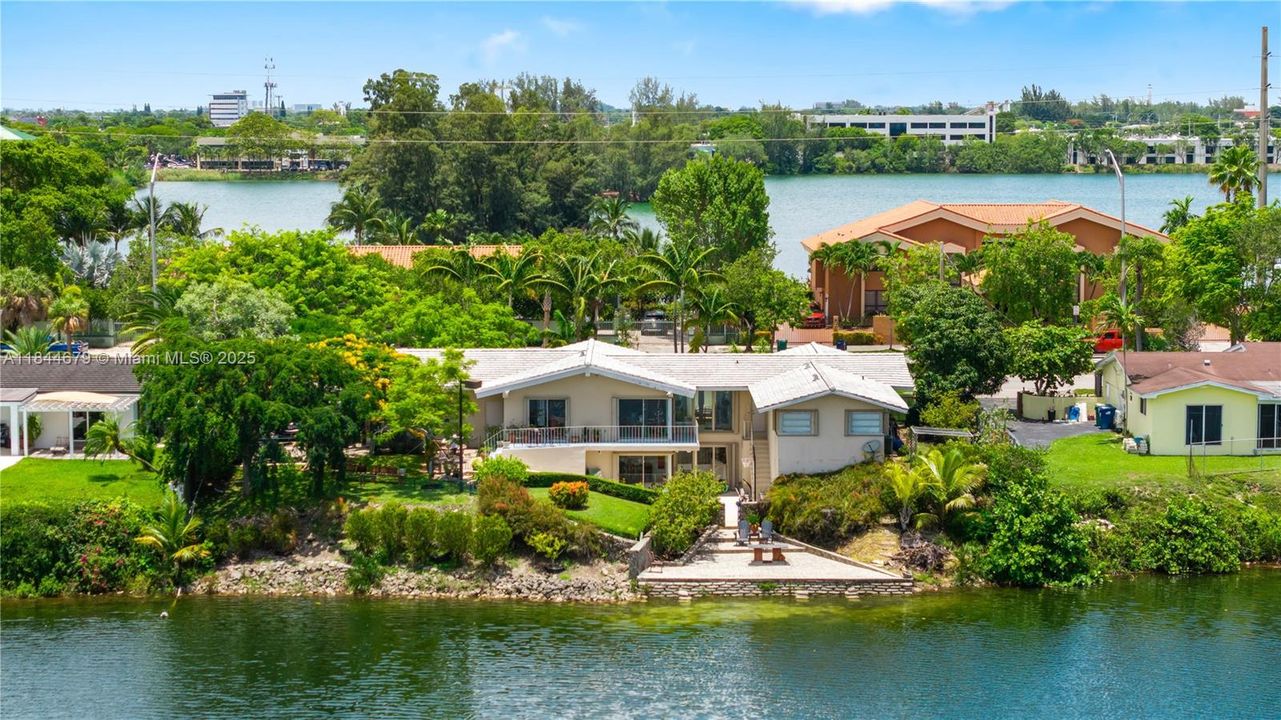 For Sale: $1,595,000 (3 beds, 2 baths, 2468 Square Feet)