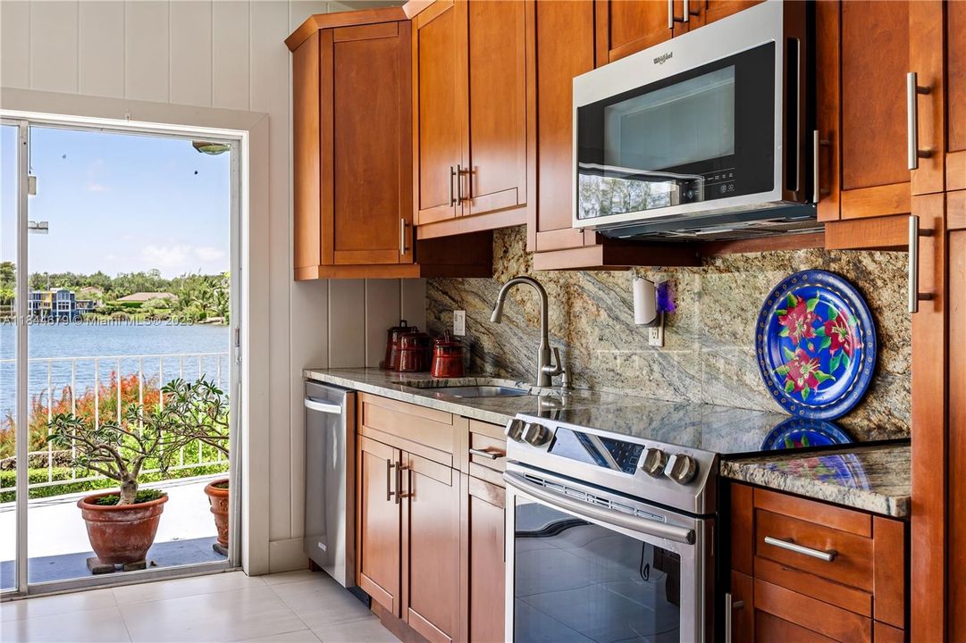 For Sale: $1,595,000 (3 beds, 2 baths, 2468 Square Feet)