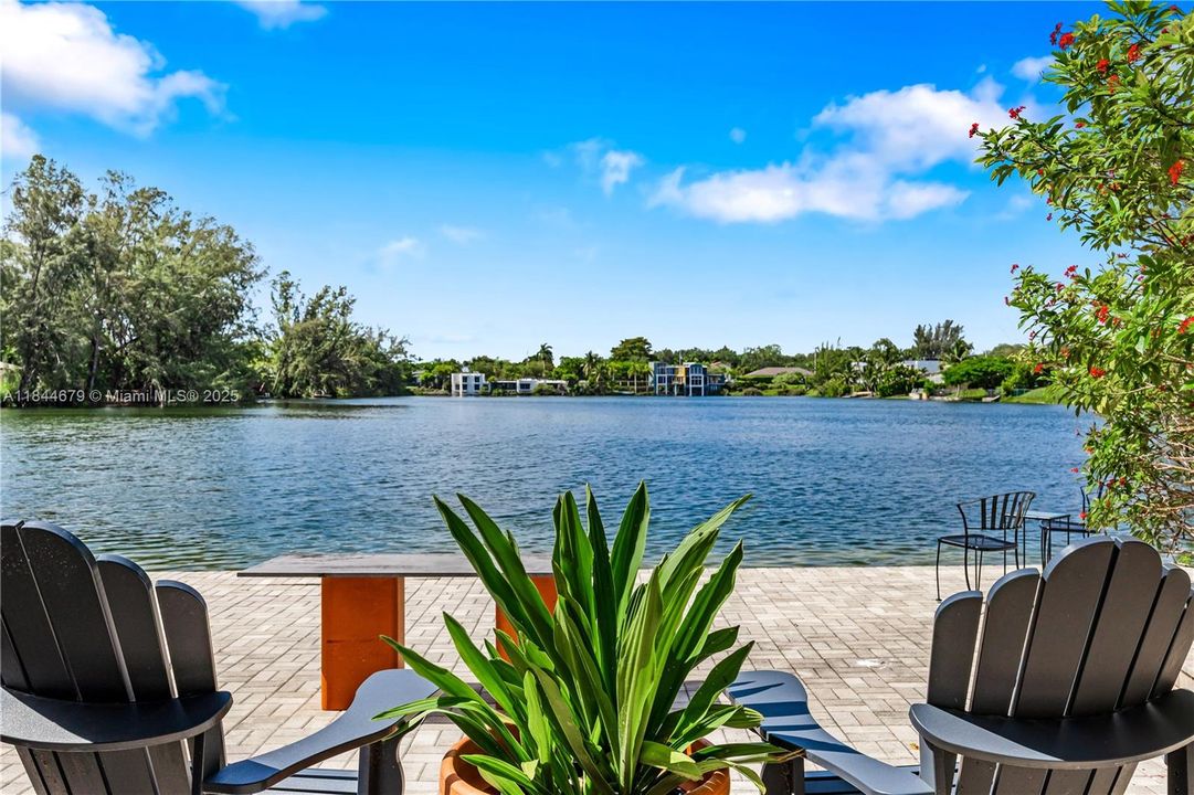 For Sale: $1,595,000 (3 beds, 2 baths, 2468 Square Feet)