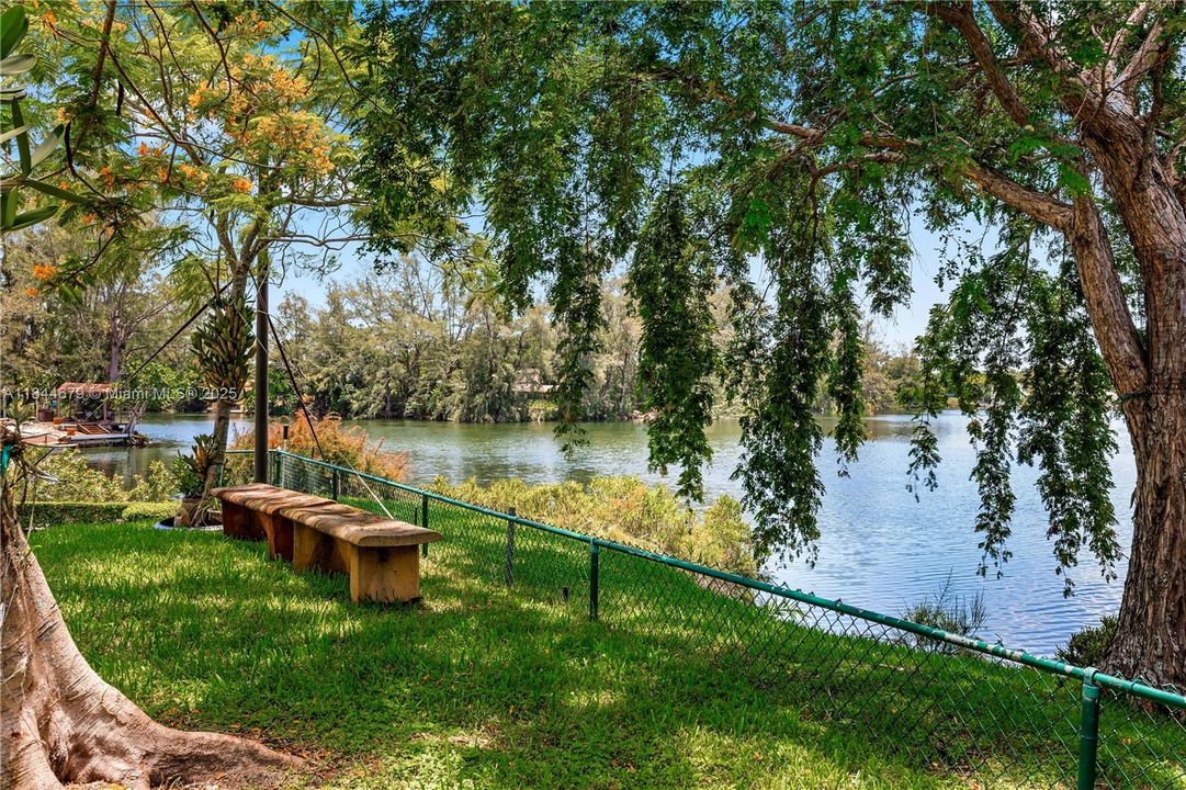 For Sale: $1,595,000 (3 beds, 2 baths, 2468 Square Feet)