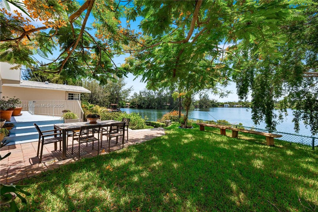 For Sale: $1,595,000 (3 beds, 2 baths, 2468 Square Feet)