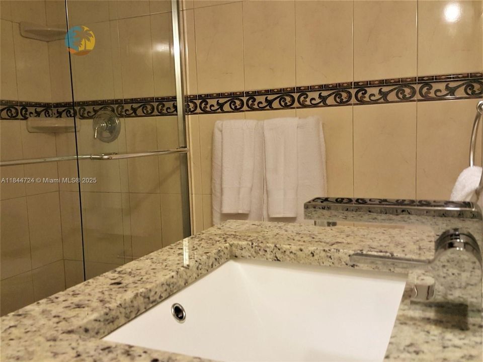 На продажу: $479,000 (2 спален, 2 ванн, 960 Квадратных фут)