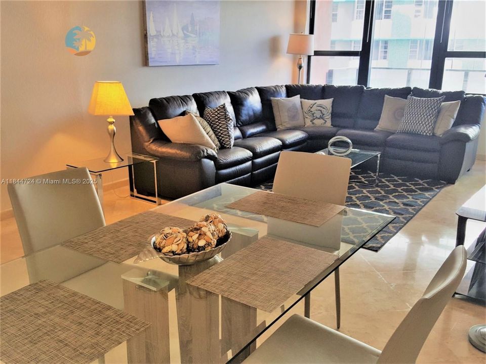 На продажу: $479,000 (2 спален, 2 ванн, 960 Квадратных фут)