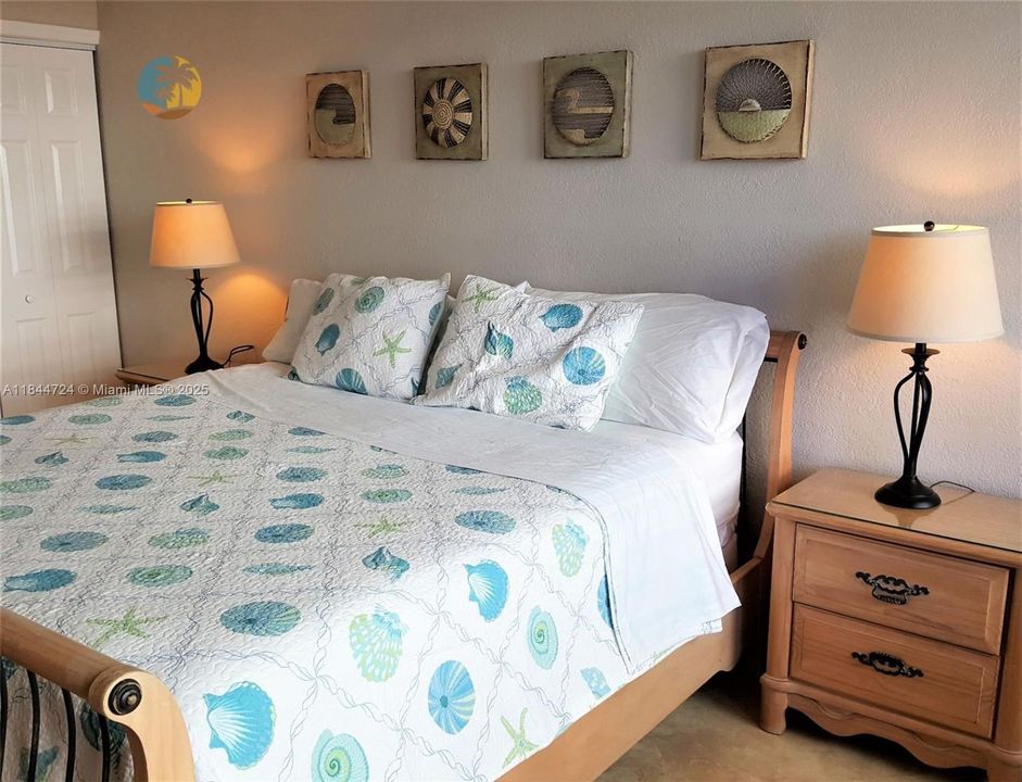 На продажу: $479,000 (2 спален, 2 ванн, 960 Квадратных фут)