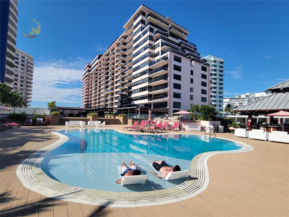 На продажу: $479,000 (2 спален, 2 ванн, 960 Квадратных фут)