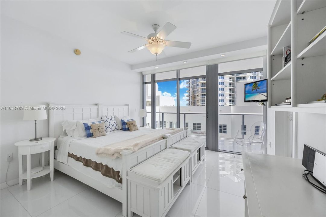 For Sale: $3,995,000 (3 beds, 2 baths, 1837 Square Feet)