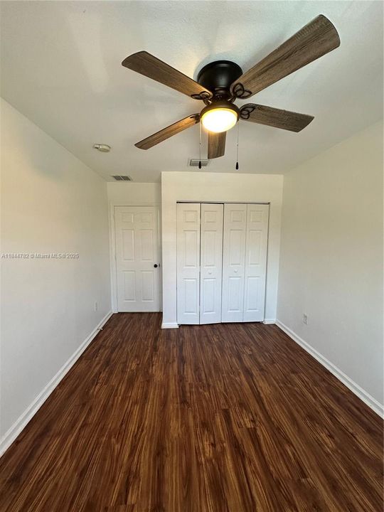 Vendido Recientemente: $304,999 (3 camas, 2 baños, 1627 Pies cuadrados)