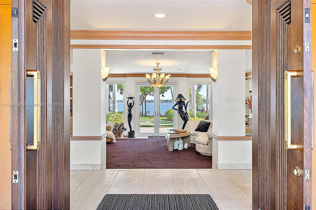 待售: $20,000,000 (5 贝兹, 6 浴室, 6644 平方英尺)