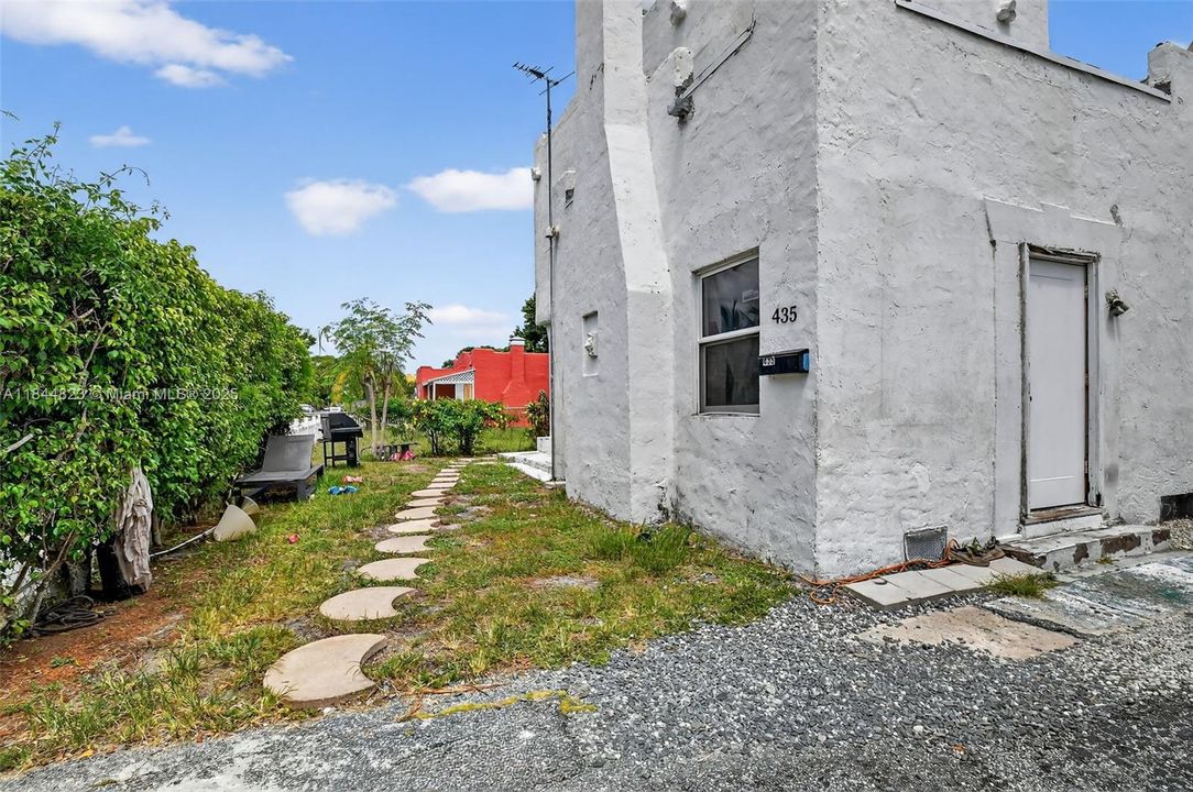 На продажу: $435,000 (4 спален, 2 ванн, 1837 Квадратных фут)