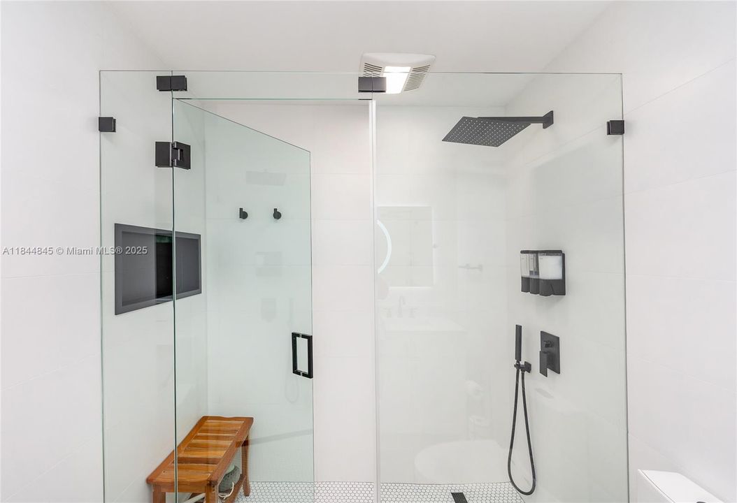 На продажу: $1,400,000 (4 спален, 3 ванн, 2242 Квадратных фут)