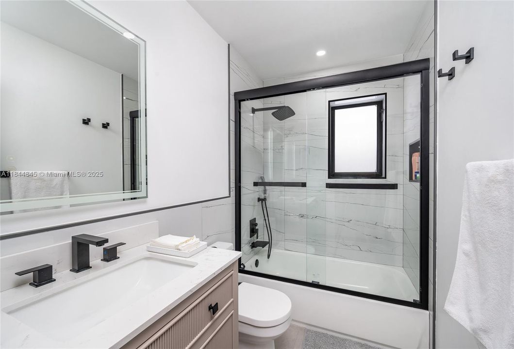 На продажу: $1,400,000 (4 спален, 3 ванн, 2242 Квадратных фут)