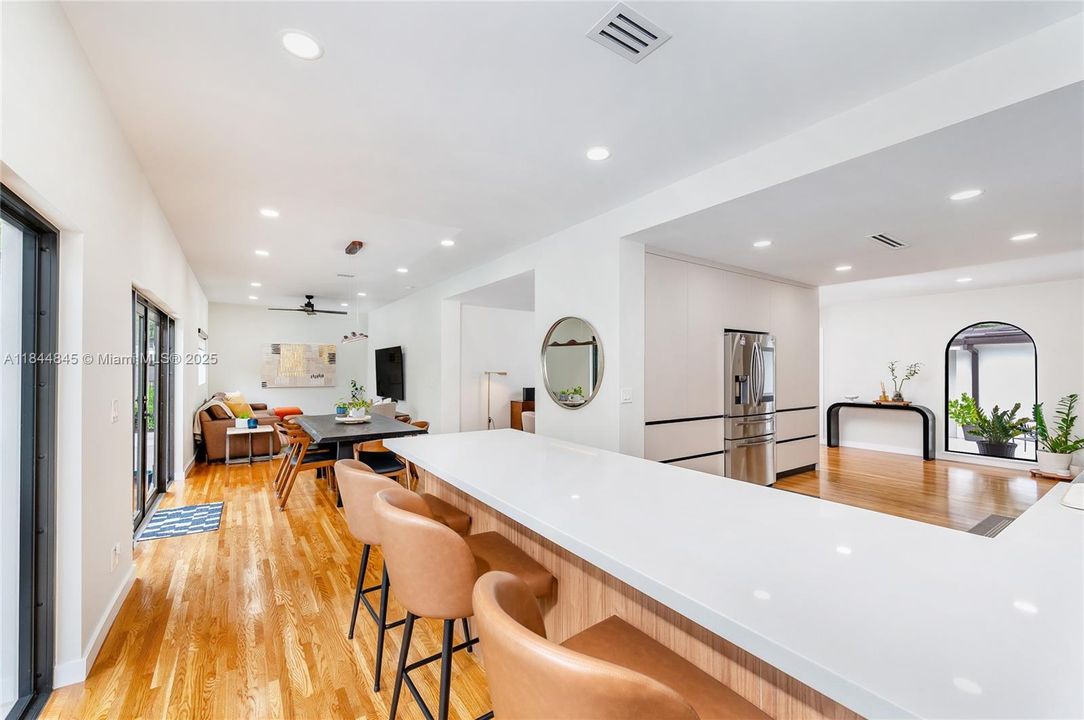 На продажу: $1,400,000 (4 спален, 3 ванн, 2242 Квадратных фут)