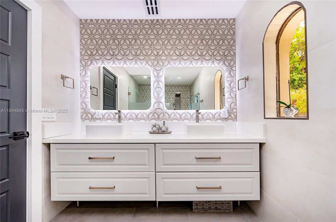 На продажу: $1,400,000 (4 спален, 3 ванн, 2242 Квадратных фут)