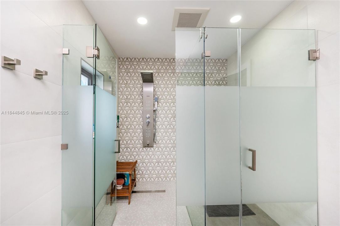 На продажу: $1,400,000 (4 спален, 3 ванн, 2242 Квадратных фут)