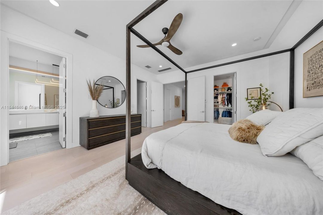 Recently Rented: $15,000 (3 beds, 3 baths, 2391 Square Feet)