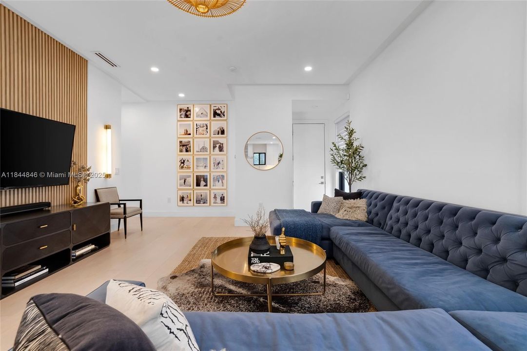 Recently Rented: $15,000 (3 beds, 3 baths, 2391 Square Feet)