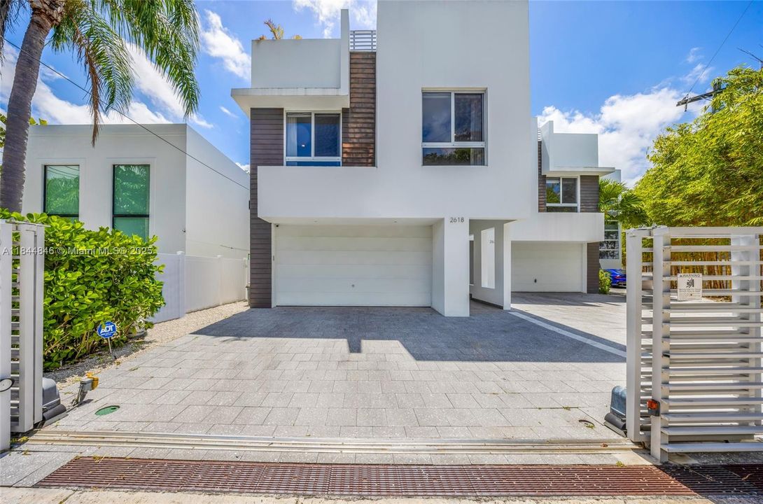 Recently Rented: $15,000 (3 beds, 3 baths, 2391 Square Feet)