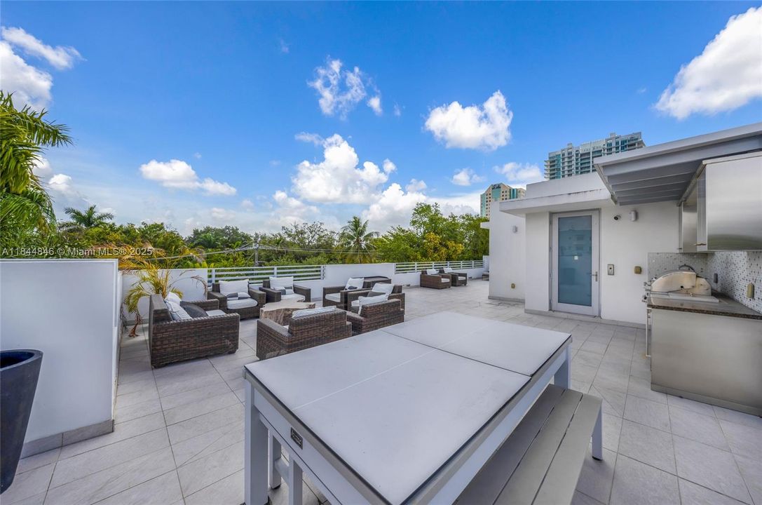 Recently Rented: $15,000 (3 beds, 3 baths, 2391 Square Feet)