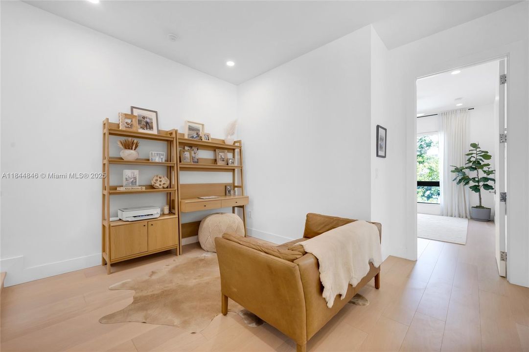 Recently Rented: $15,000 (3 beds, 3 baths, 2391 Square Feet)