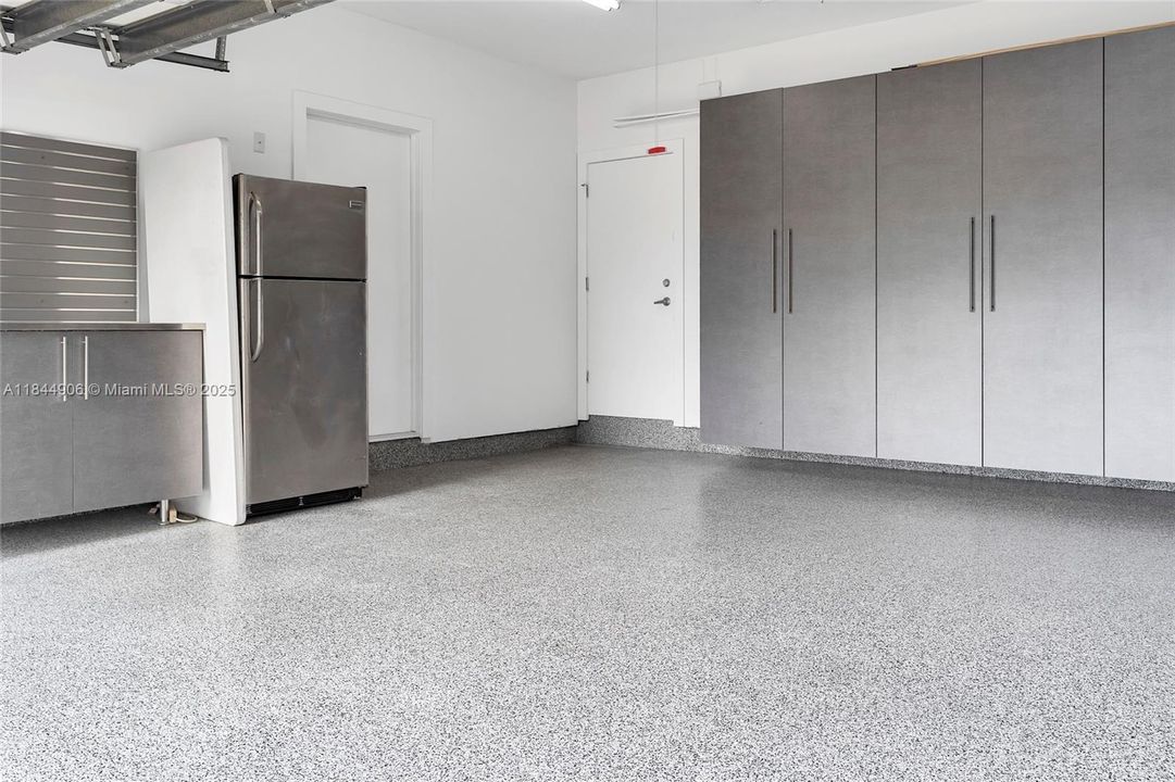 Recently Sold: $1,350,000 (4 beds, 3 baths, 3034 Square Feet)