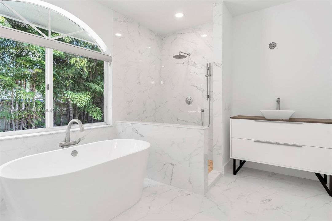 Recently Sold: $1,350,000 (4 beds, 3 baths, 3034 Square Feet)