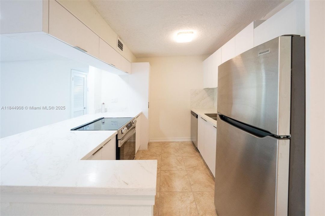 Brand new appliances. Recessed lighting.