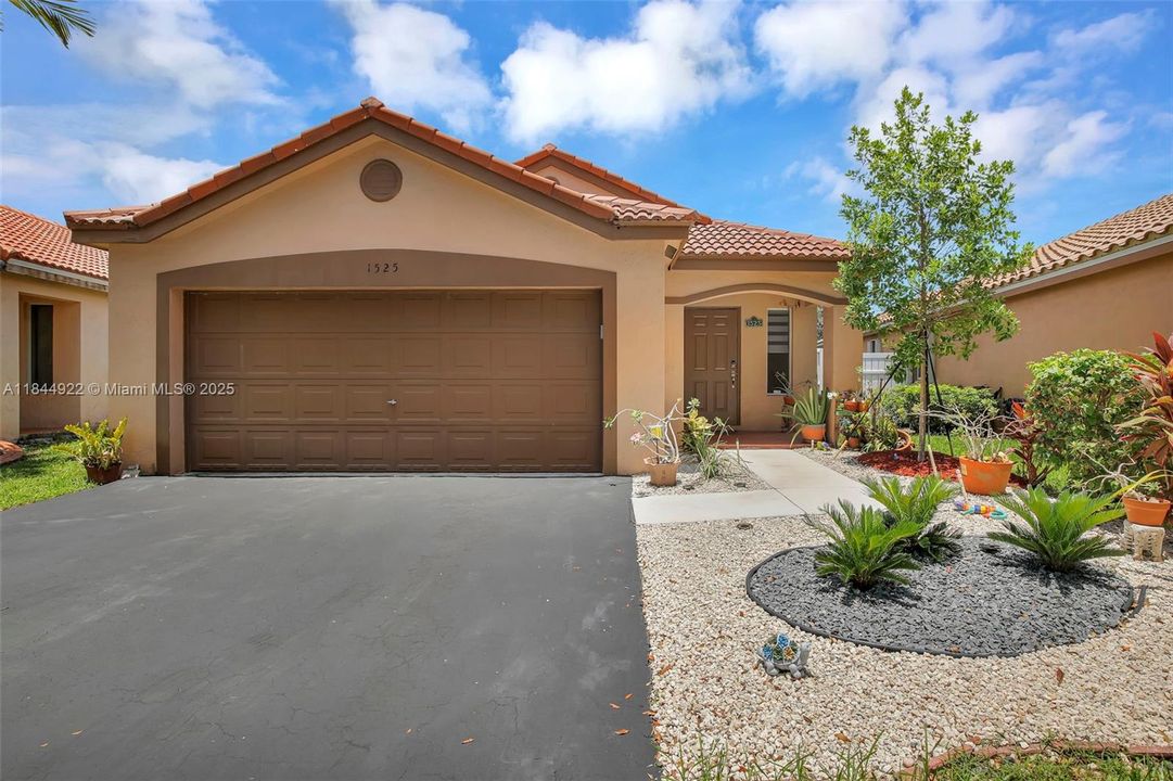 Недавно продано: $599,944 (3 спален, 2 ванн, 1368 Квадратных фут)