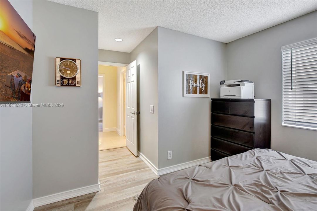 Недавно продано: $599,944 (3 спален, 2 ванн, 1368 Квадратных фут)