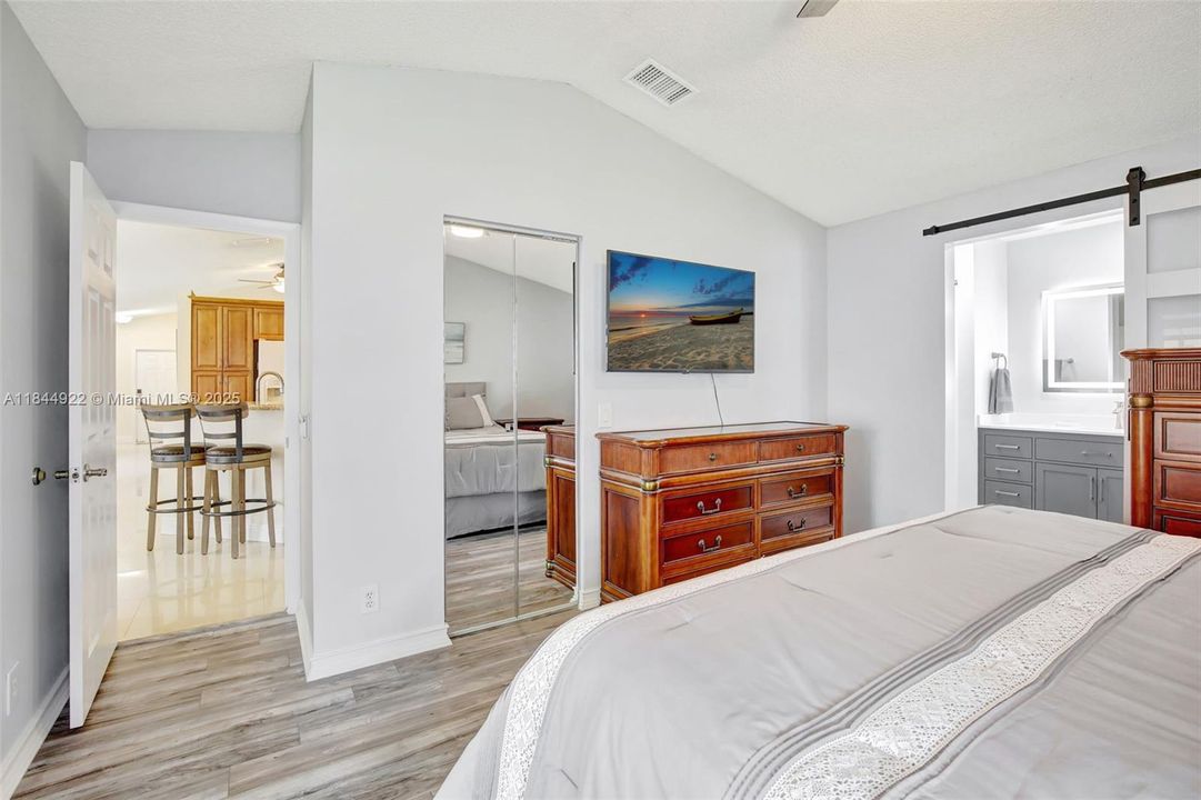 Недавно продано: $599,944 (3 спален, 2 ванн, 1368 Квадратных фут)