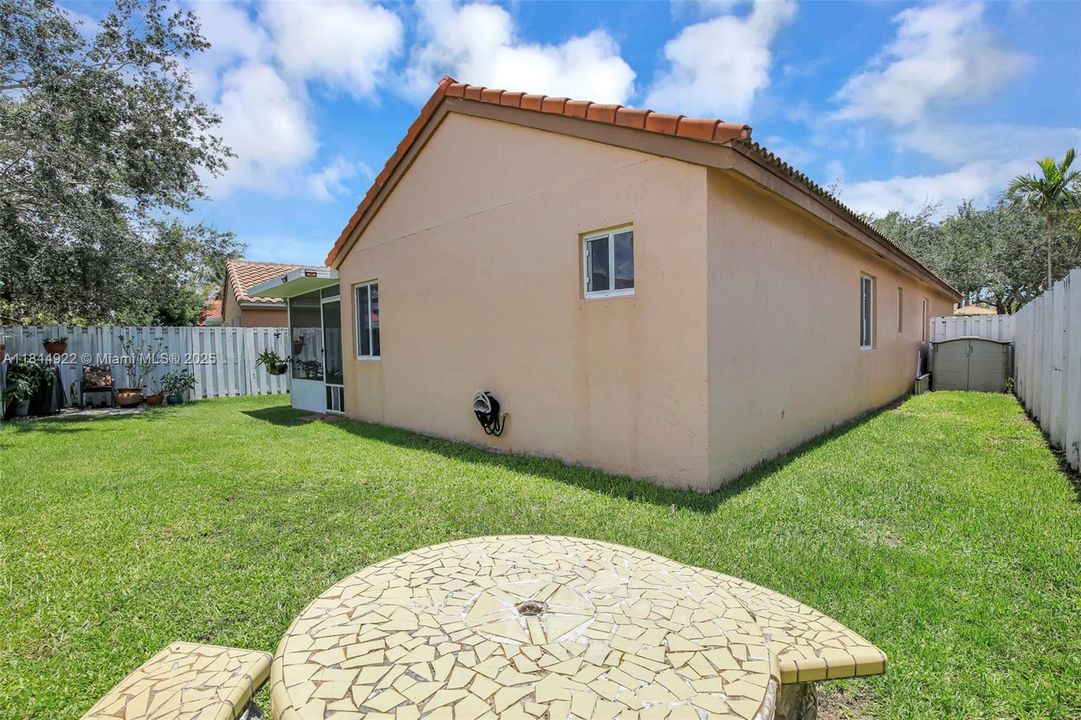 Недавно продано: $599,944 (3 спален, 2 ванн, 1368 Квадратных фут)