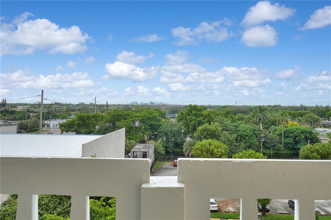 Active With Contract: $120,000 (1 beds, 1 baths, 840 Square Feet)