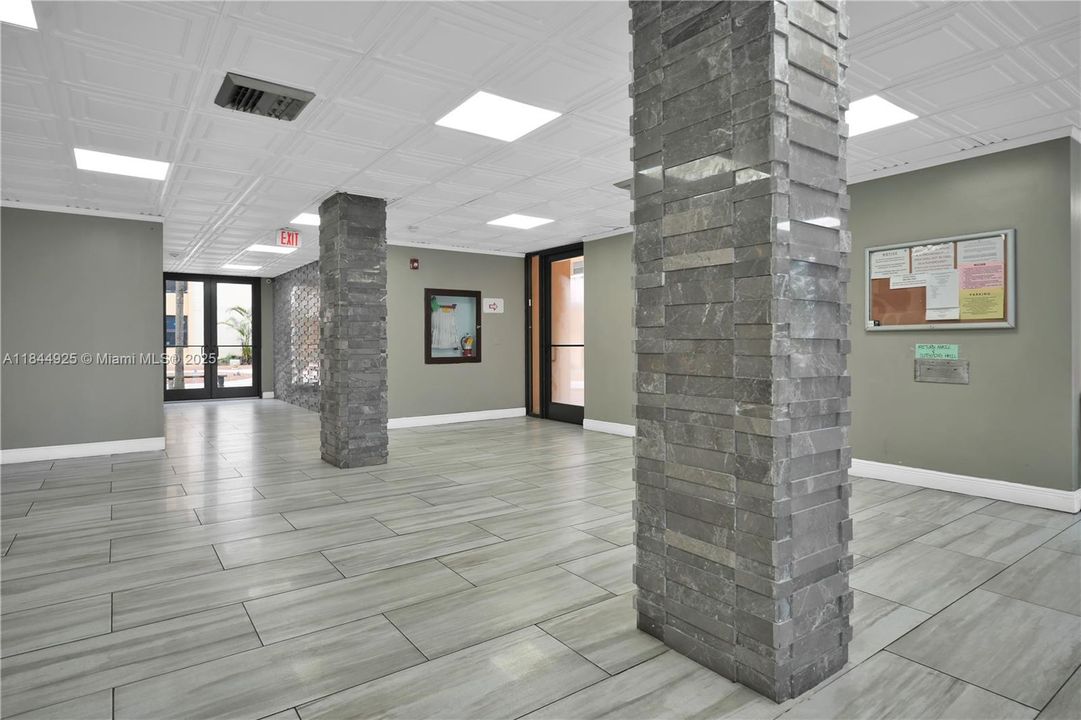 Active With Contract: $120,000 (1 beds, 1 baths, 840 Square Feet)