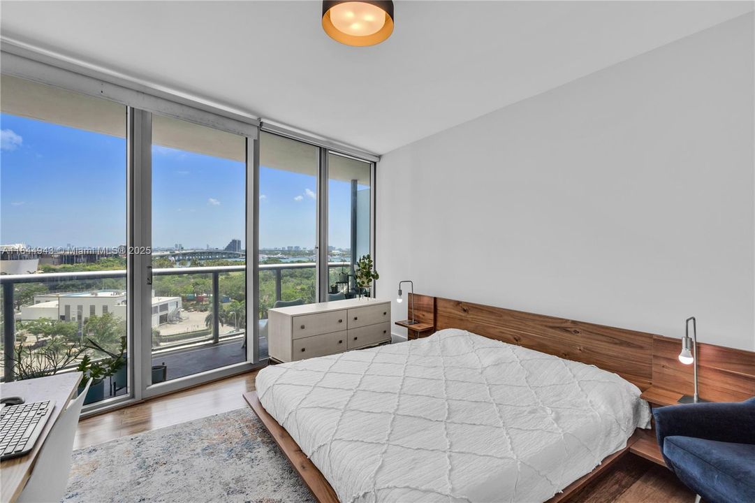For Sale: $745,000 (2 beds, 2 baths, 1327 Square Feet)