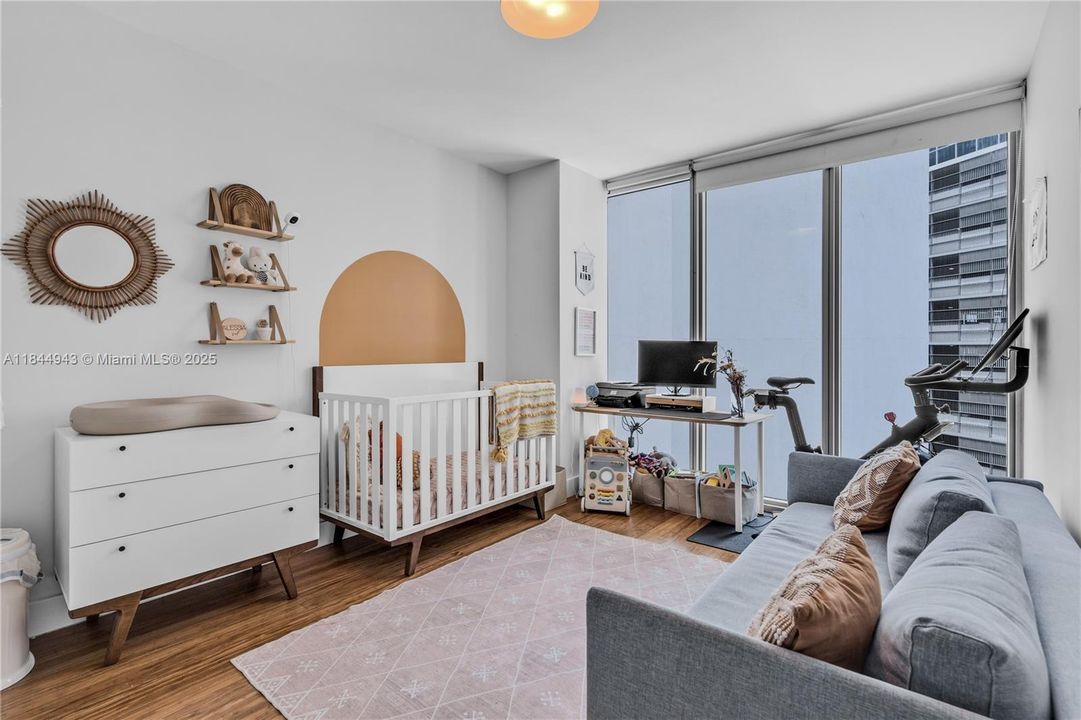 For Sale: $745,000 (2 beds, 2 baths, 1327 Square Feet)