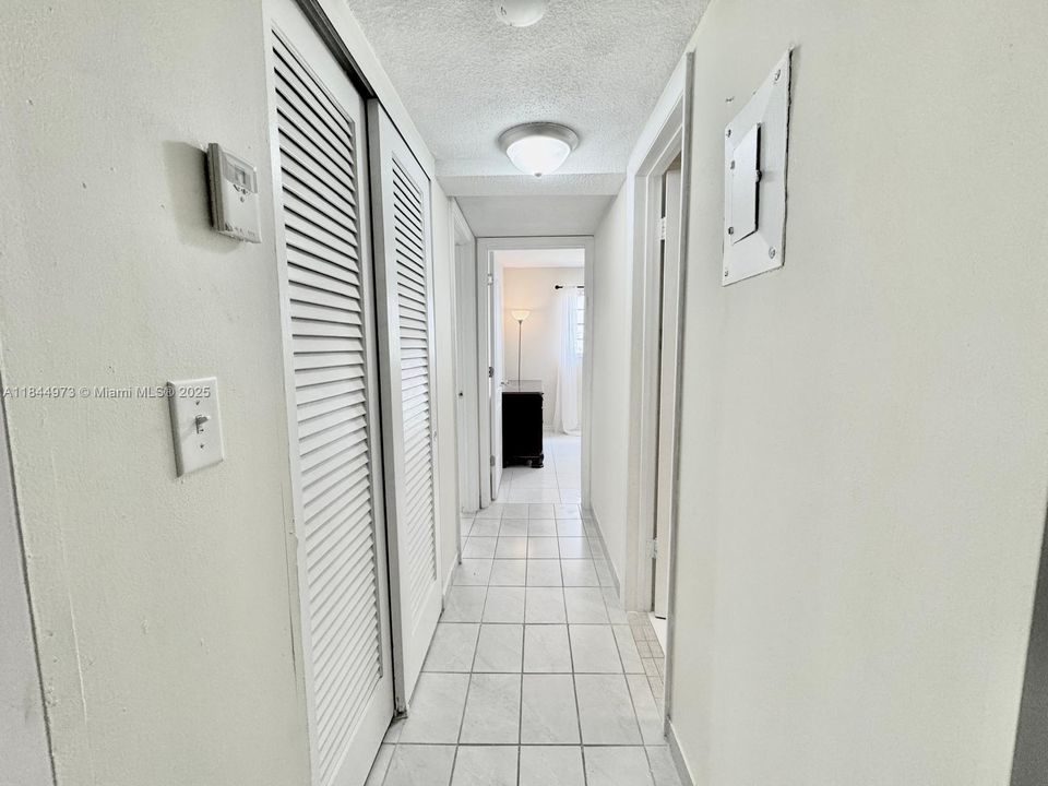 For Sale: $135,000 (2 beds, 1 baths, 650 Square Feet)